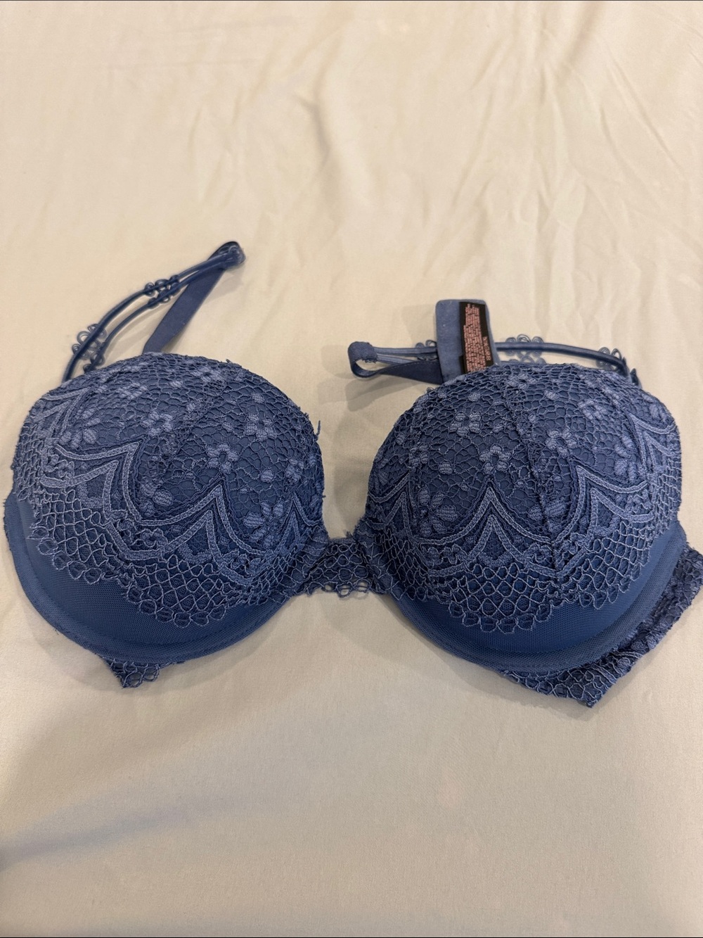 Very Sexy Lace Push-Up pigeonnant Bra Blue. 36 C. Used.